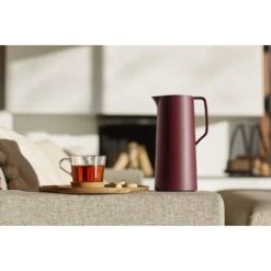 Tefal Motiva Isoleerkan 1.0L Donkerrood 9 Tefal Motiva Isoleerkan 1.0L Donkerrood -Goedkope Keukengerei Winkel 104 0210 3 1